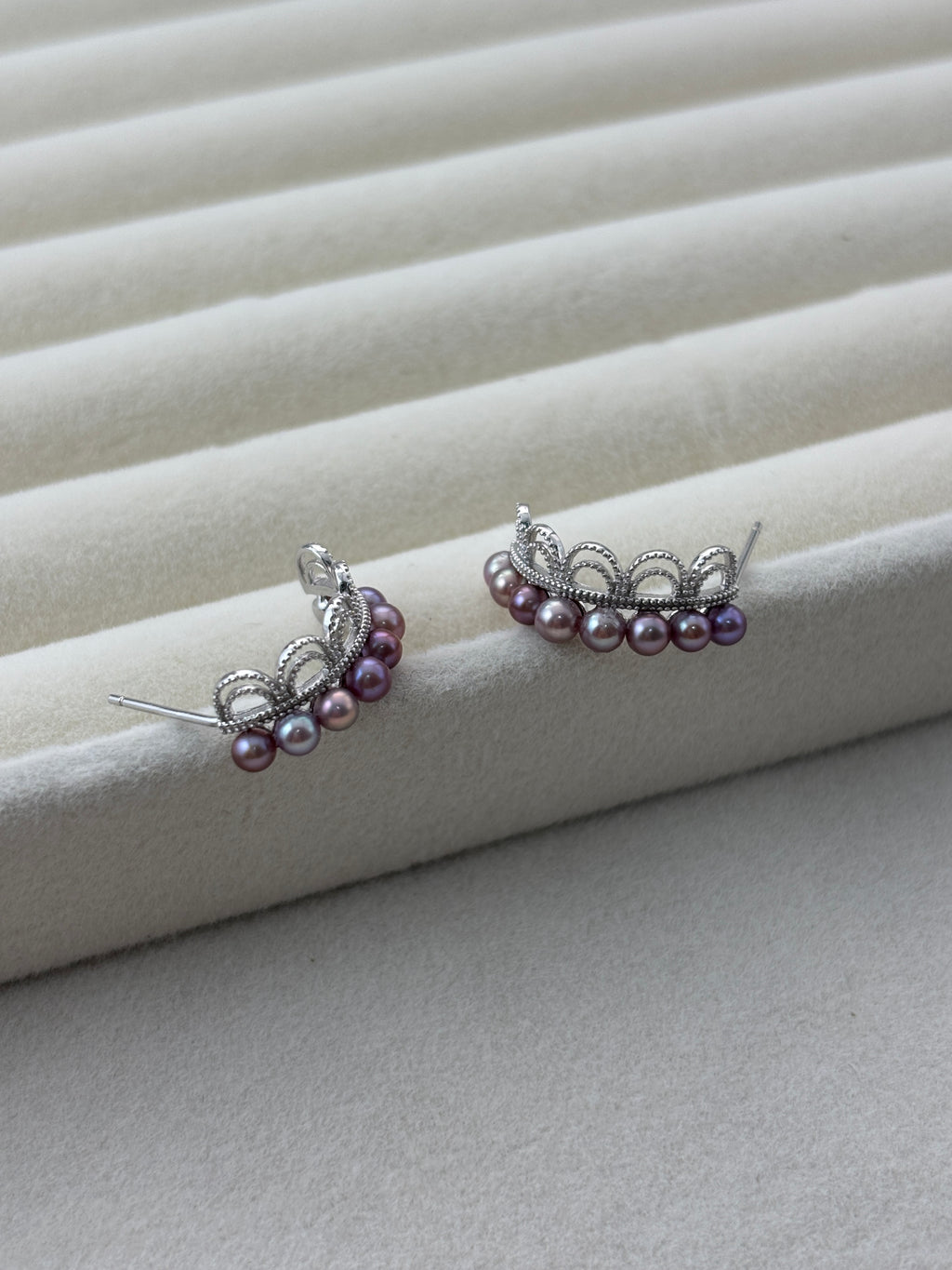 [Fiona] Purple Pearl Crown Ear Stud