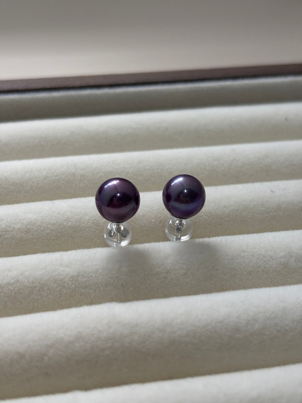 [Victoria] 8.5-9mm Plum Edison Pearl Earring