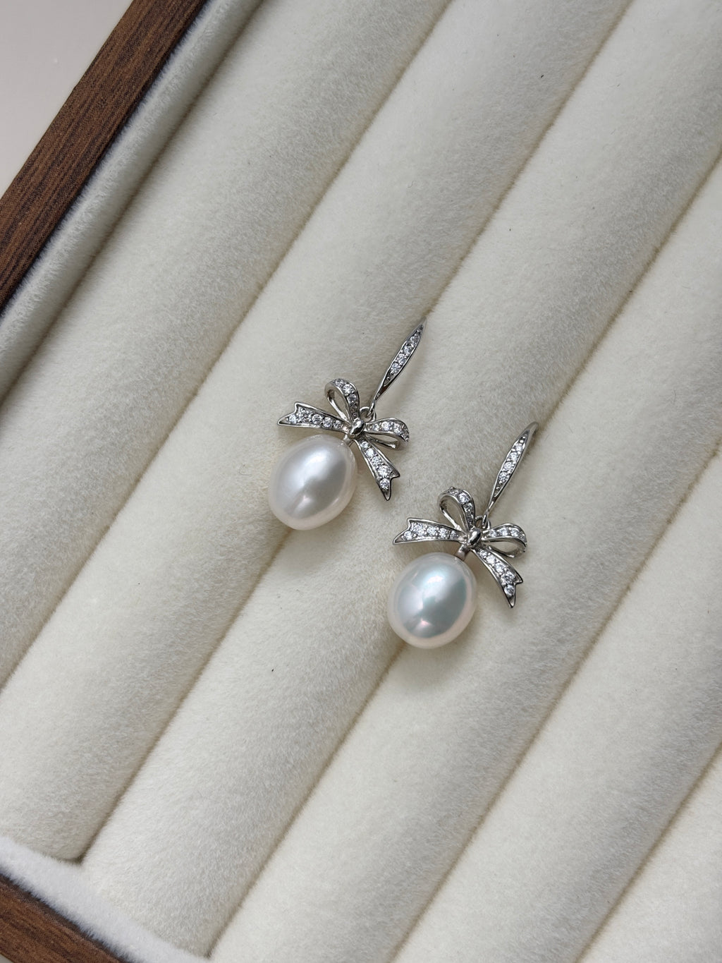 [Liana] Ribbon Drops Freshwater Pearl Earrings