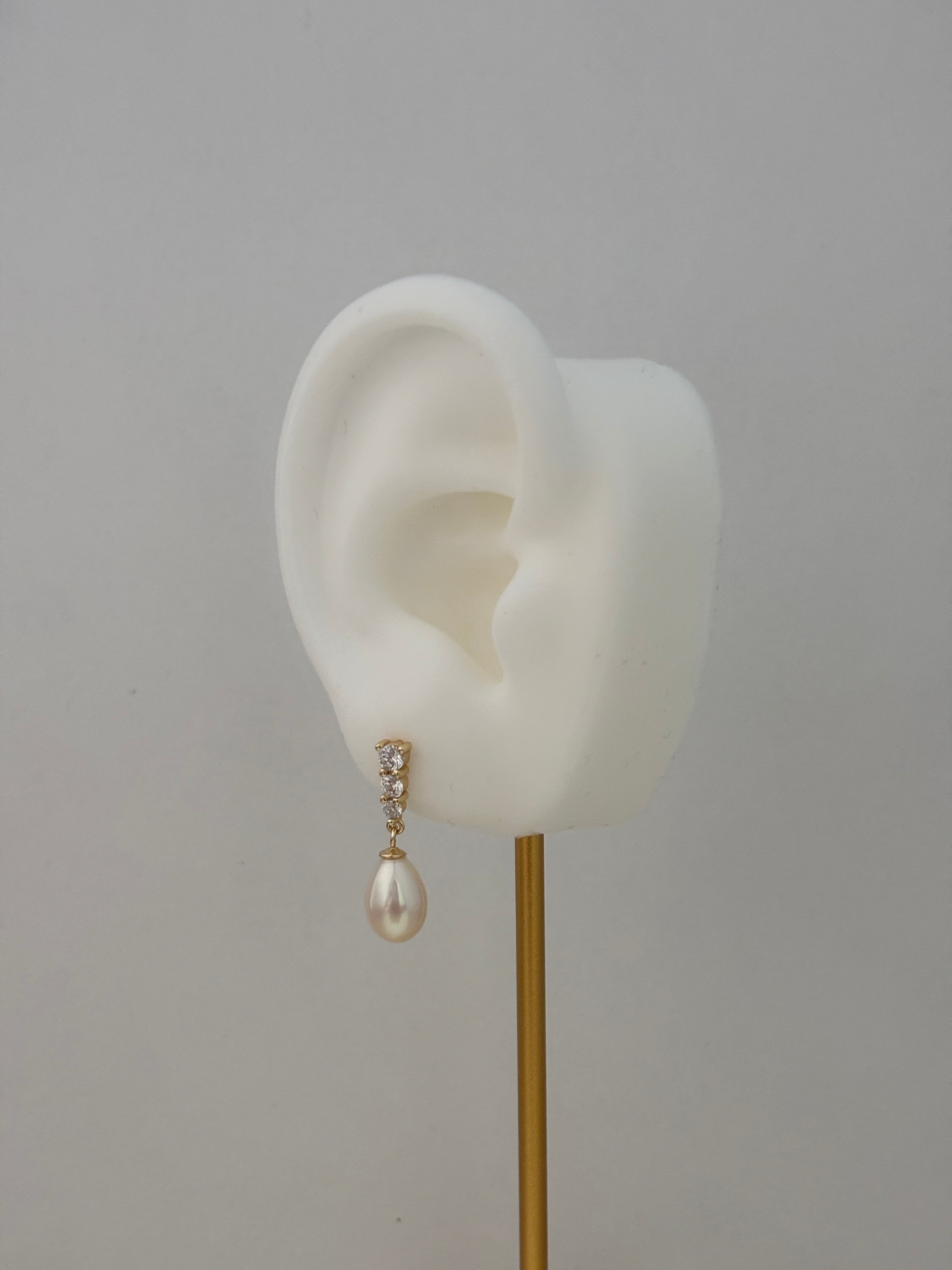 [Monica] Drop Earring