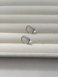 [Valerie] White Pearl Earring